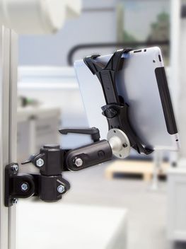 The tablet holder allows the quick and easy mounting of display devices (tablet PC, iPad, display, etc.) on the machine