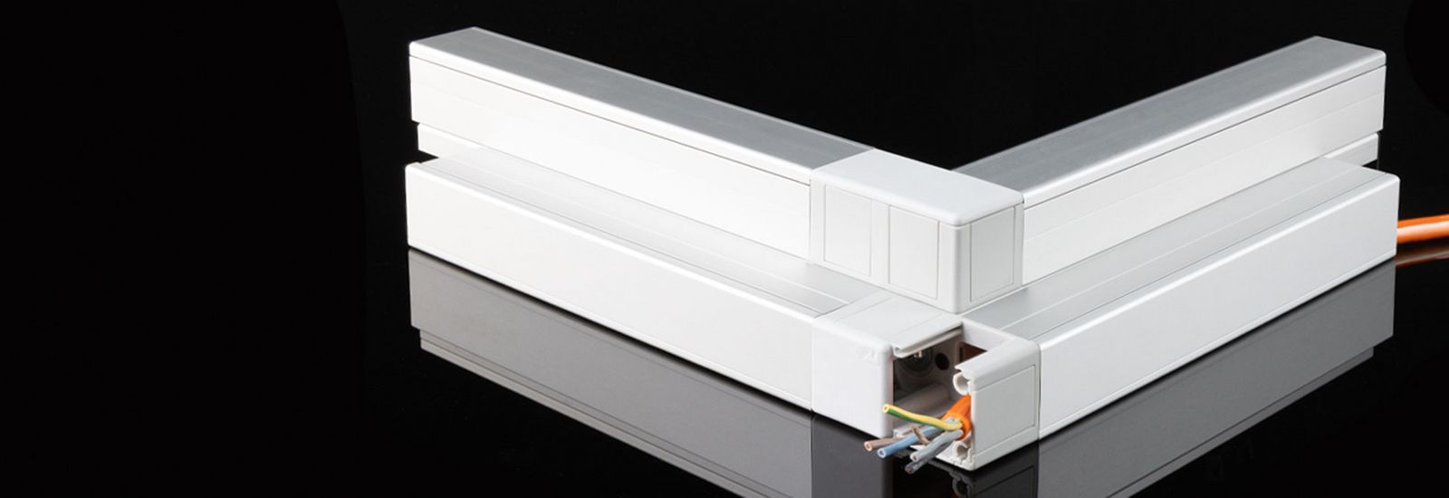 Imagen de portada Unión angular para canal para cables de aluminio