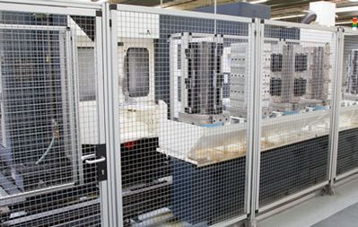 <h3><strong>Safety guards and machine enclosures</strong></h3>
<ul> 	<li>Safty guards and machine enclosures in accordance with the Machinery Directive</li> </ul>