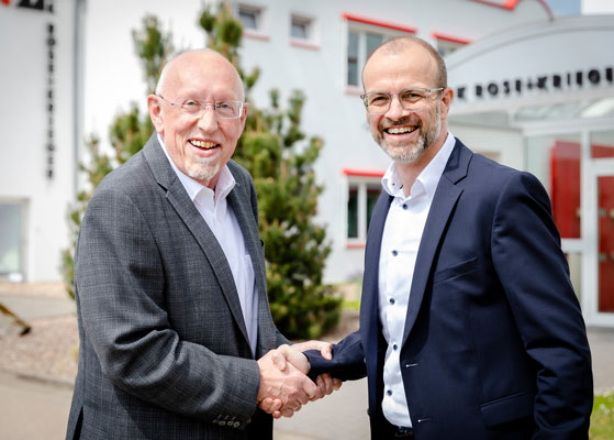 Dr.-Ing. Gregor Langer (r.) übernimmt zum 1. Juli 2021 die Geschäftsführung der RK Rose+Krieger GmbH von Hartmut Hoffmann 