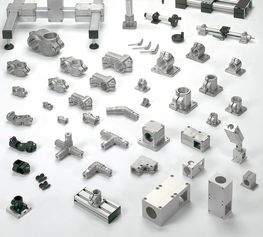 Différents connecteurs de tubes en différents matériaux