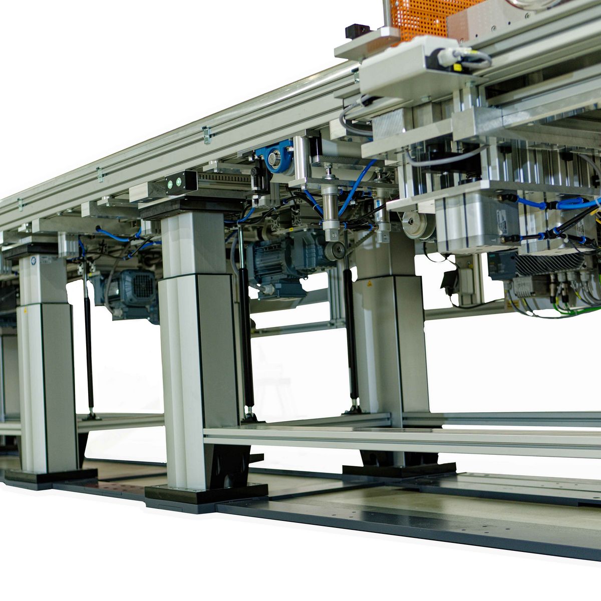 Bild zeigt die Anwendung von Leo Feinwerktechnik mit RKX und RK Powerlift M Hubsäulen.